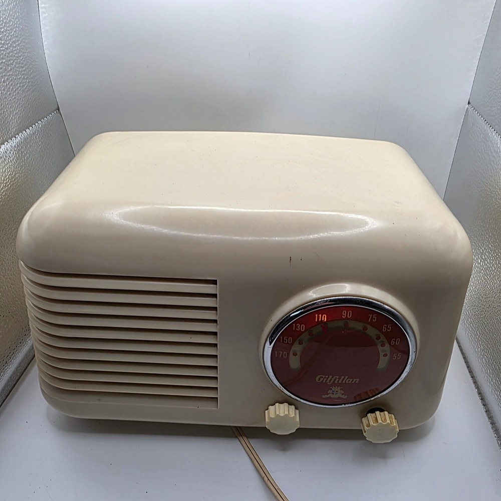 1946 Gilfillan Model 56C Antique Tube Radio – Works